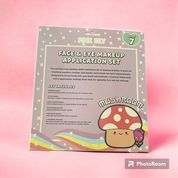Mushroom makeup brush & face set - Picture 2 of 3